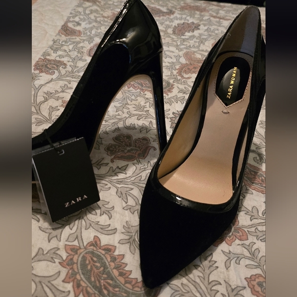 Zara Black Velvet High Heel Shoes - Picture 4 of 8